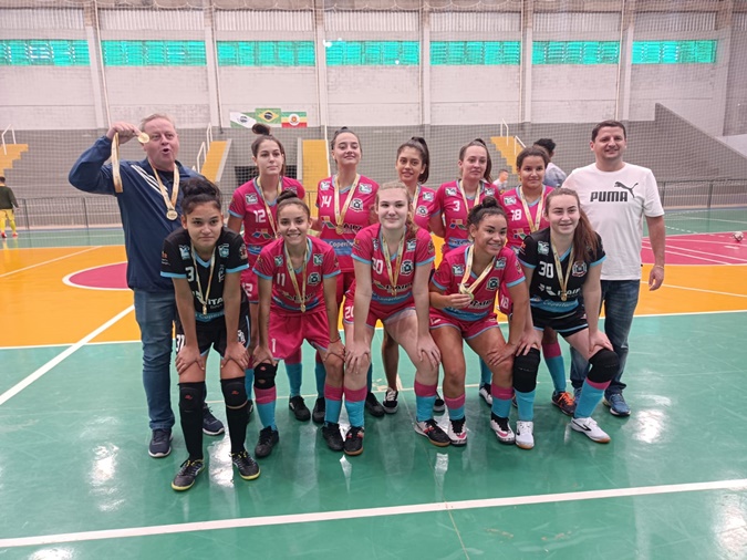 Meninas de Missal são campeãs da Fase Regional de Futsal dos Jogos Escolares
