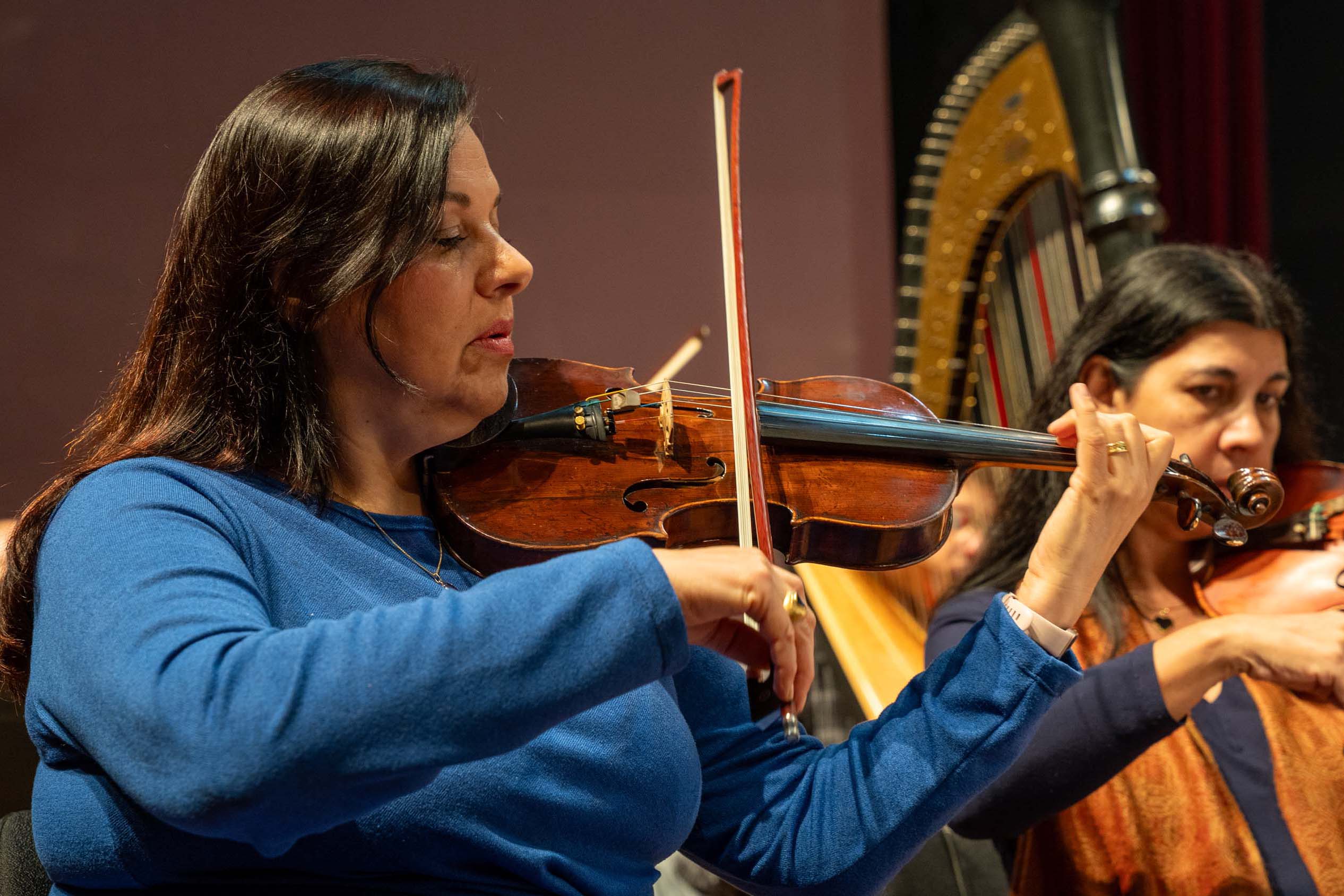 Casal, irmãos e aprendizado de gerações: os bastidores da Orquestra Sinfônica do Paraná
